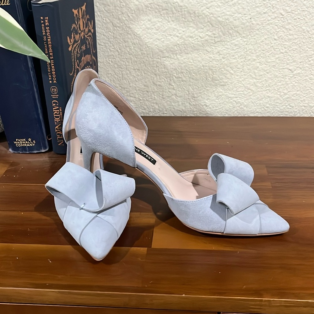 Nine West Light Blue Suede Kitten Heel with Bow | Size 7.5
